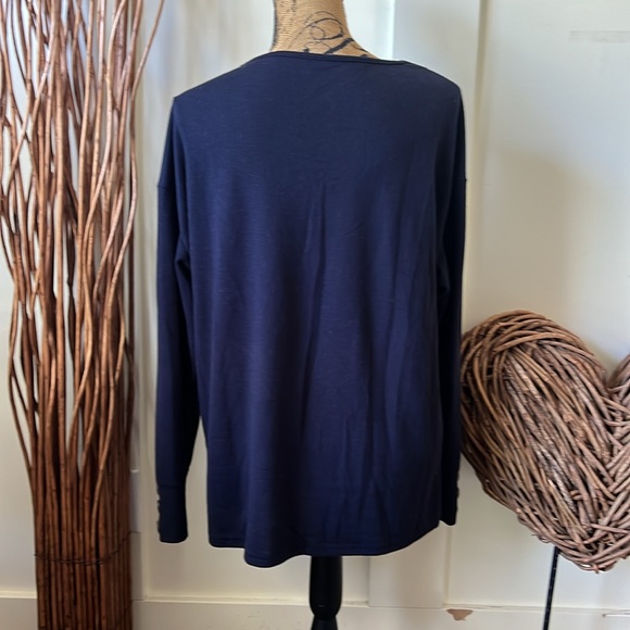 Navy V-Neck Long Sleeve Top - Picture 5 of 7